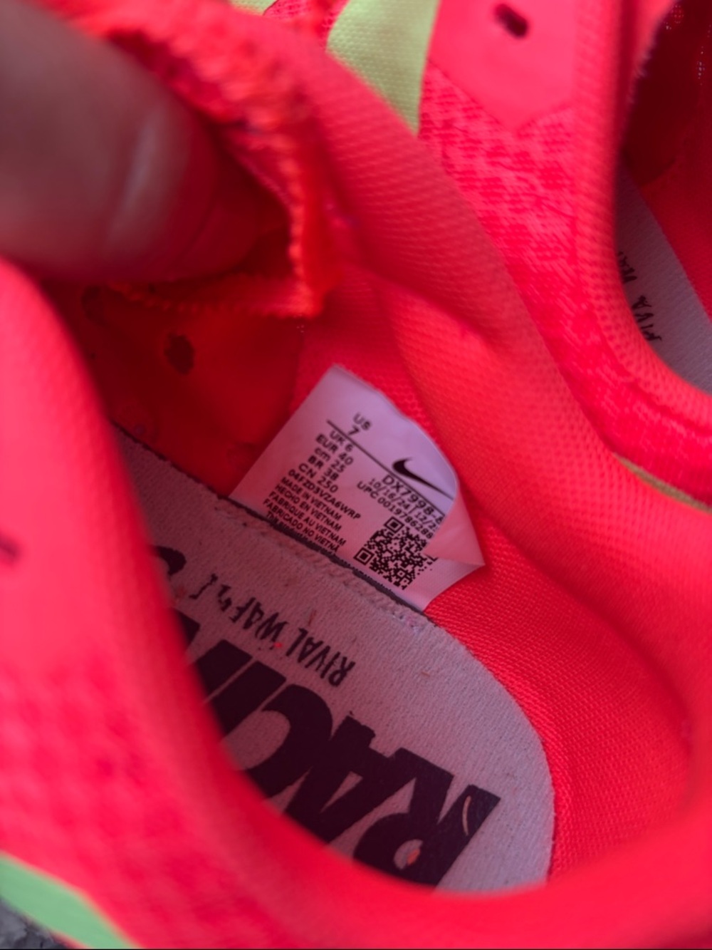 Nike running cleats - Picture 3 of 8